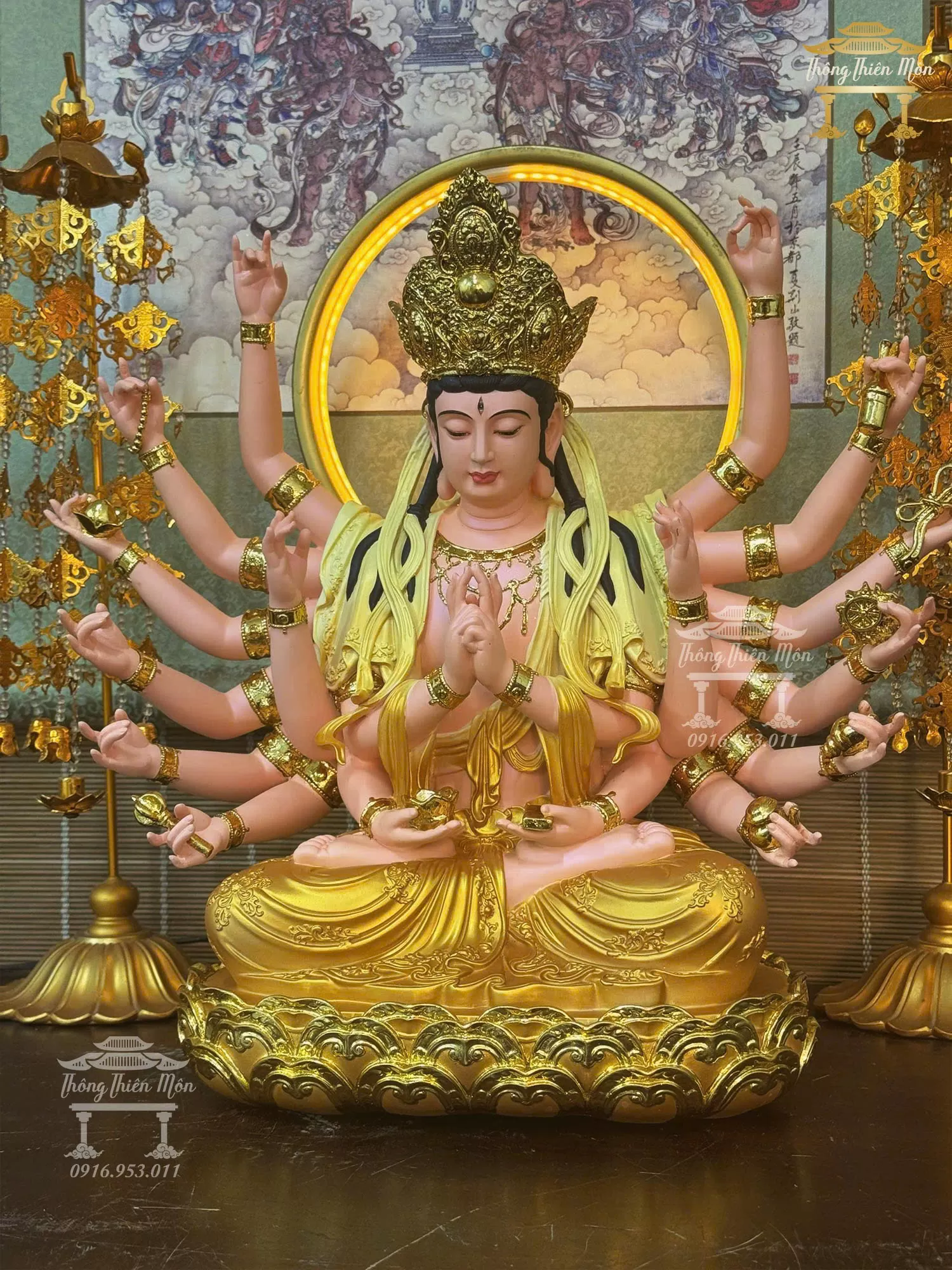 Tôn tượng Phật Mẫu Chuẩn Đề, phối màu vàng, Kích thước 40cm