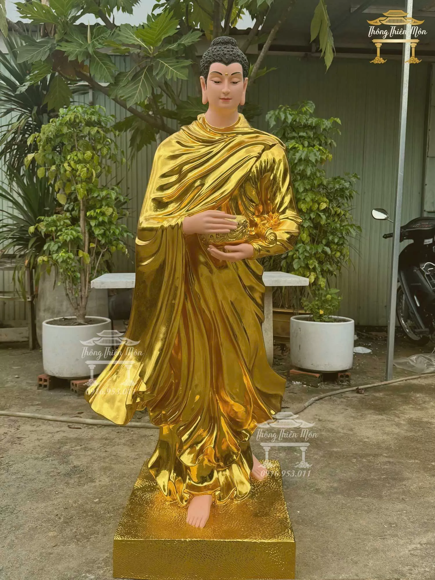 Tôn tượng Bổn Sư Khất Thực, Mạ vàng, Kích thước 130cm