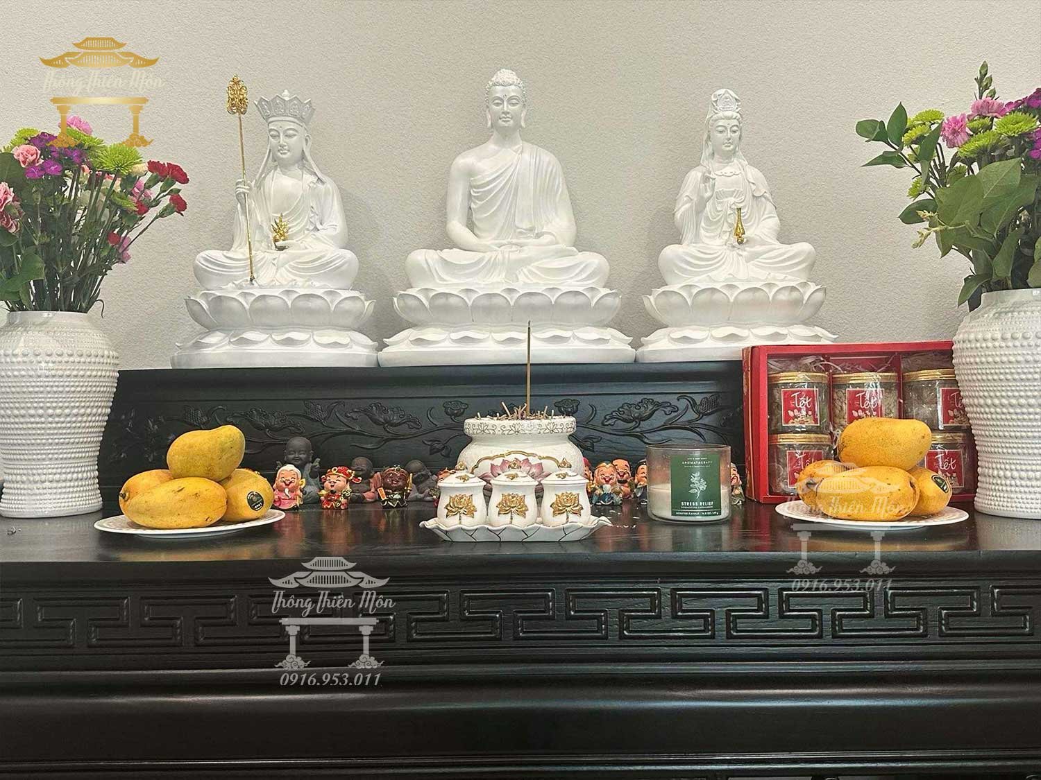 Tượng Ta Bà Tam Thánh, Màu trắng ngọc trai