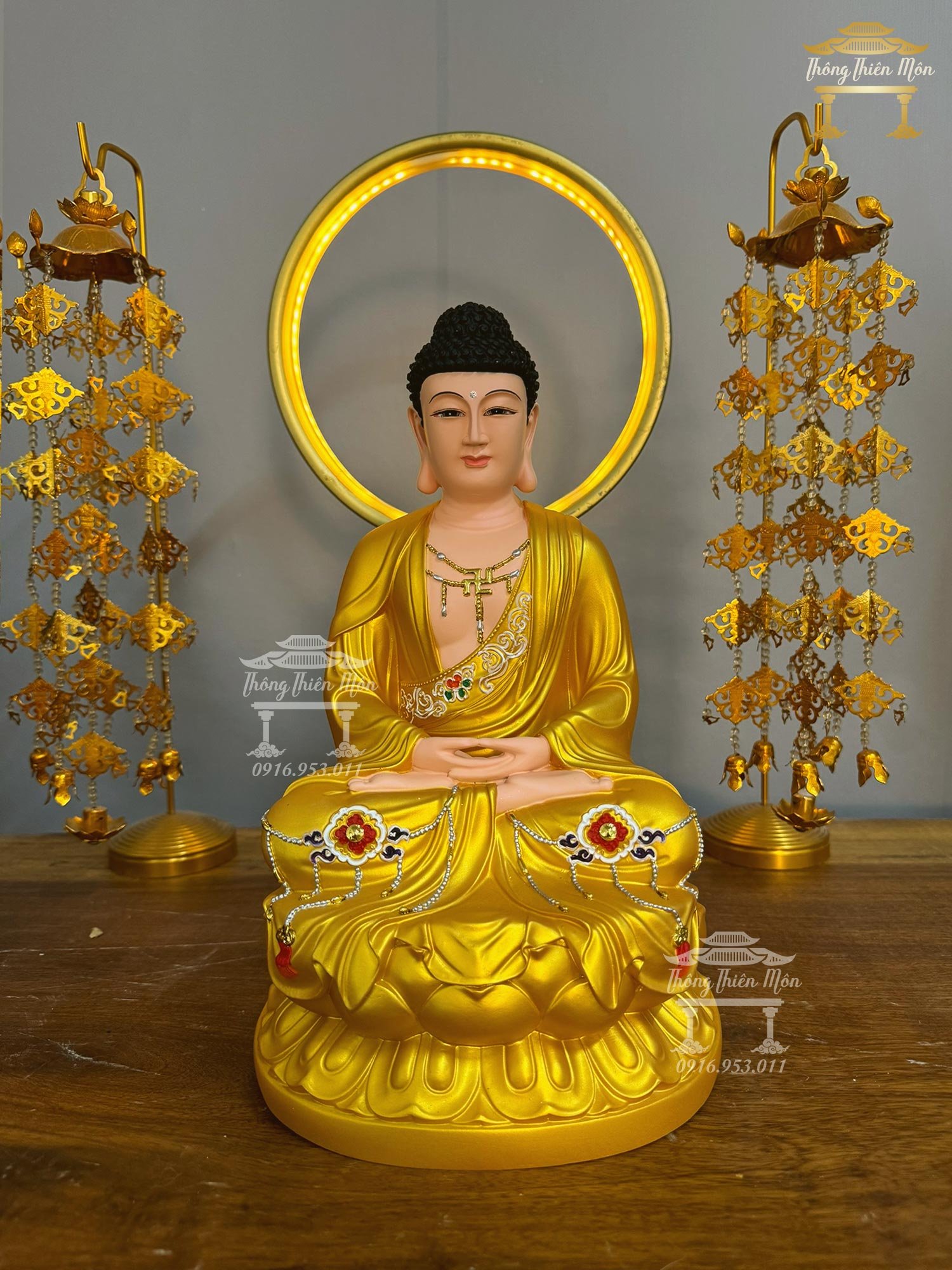 Tượng Bổn Sư Thiền Định hoa văn, Màu vàng nhũ