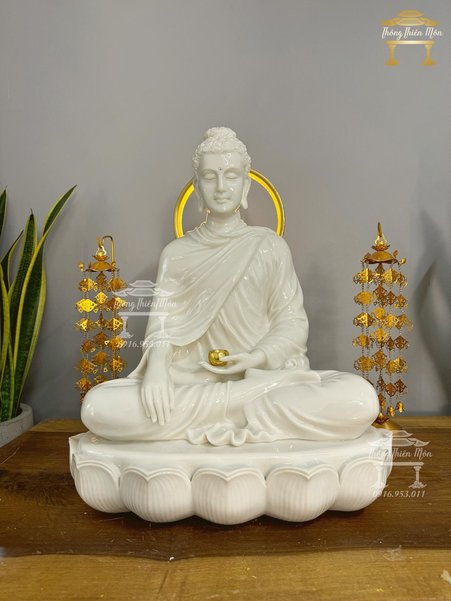 Tượng Bổn Sư Ấn Địa Xúc, đế sen, chất liệu Bạch Ngọc, Kích thước 60cm