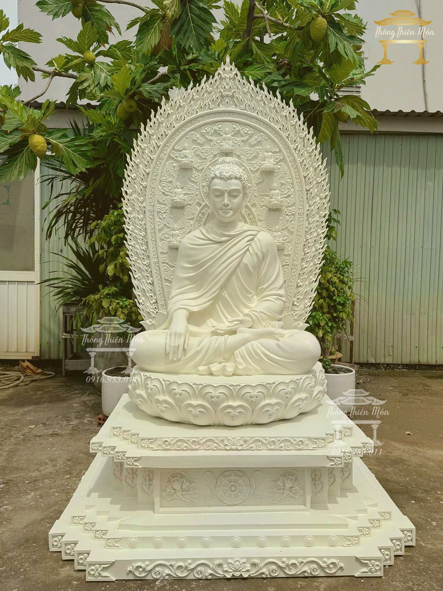 Bộ kim cang tôn tượng Bổn Sư Ấn Địa Xúc, kích thước tổng thể 180cm, sơn 1 màu trắng