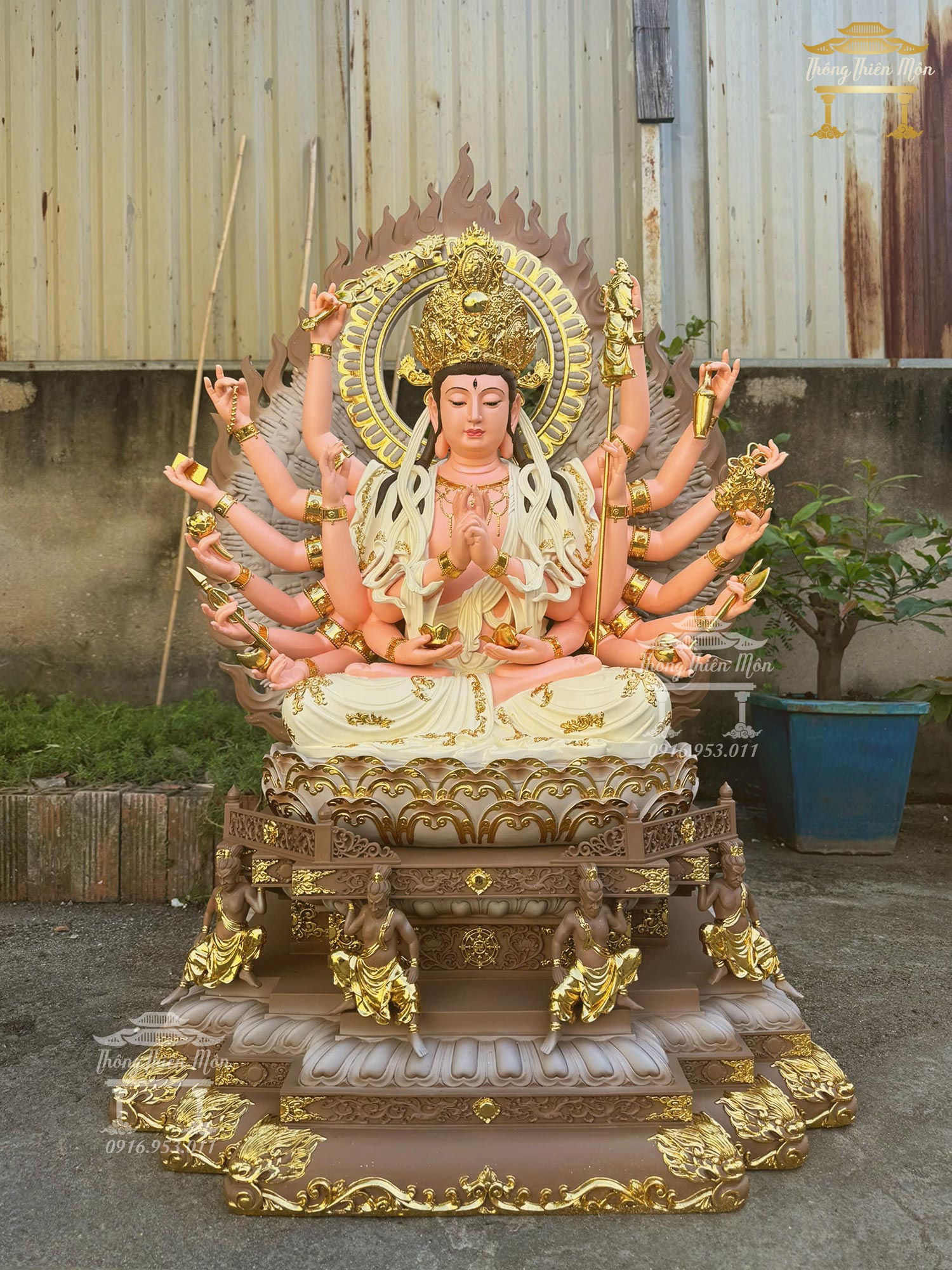 Tượng Phật Mẫu Chuẩn Đề, Kích thước 110cm, Phối màu kết hợp mạ vàng