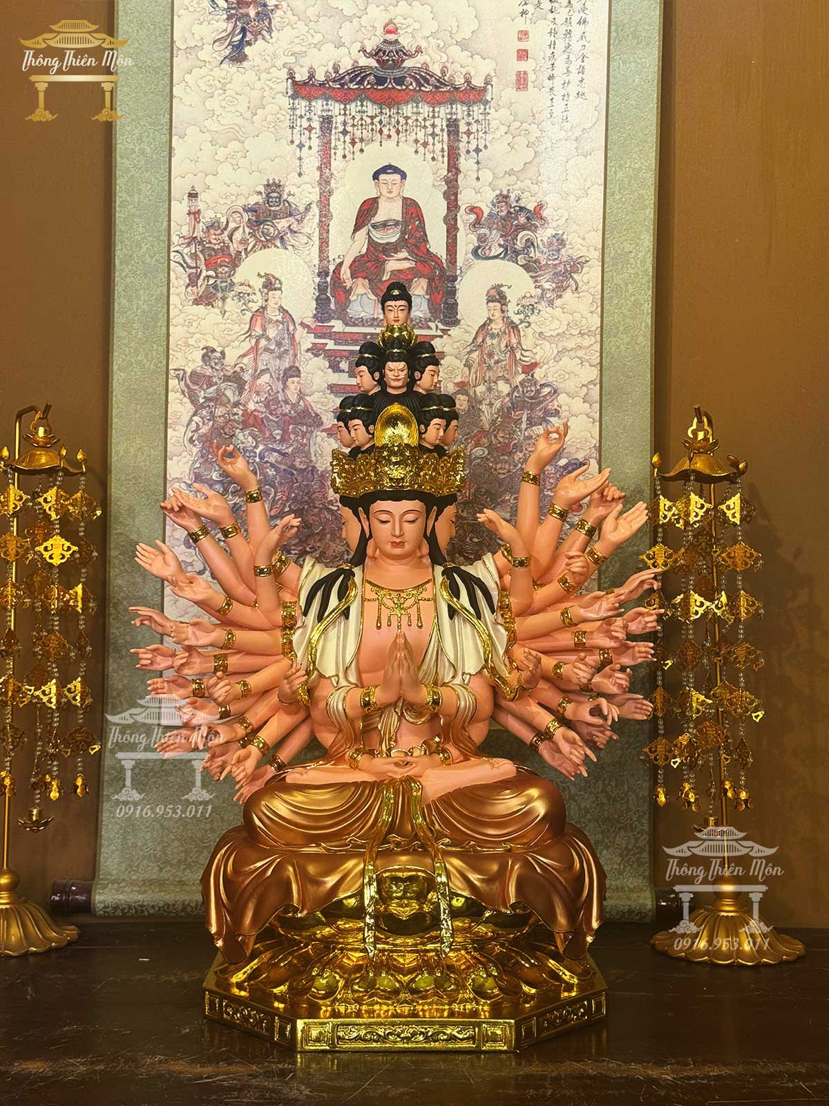 Tôn tượng Thiên Thủ Thiên Nhãn, Kích thước 60cm, Áo vàng nâu, Viền vàng áo