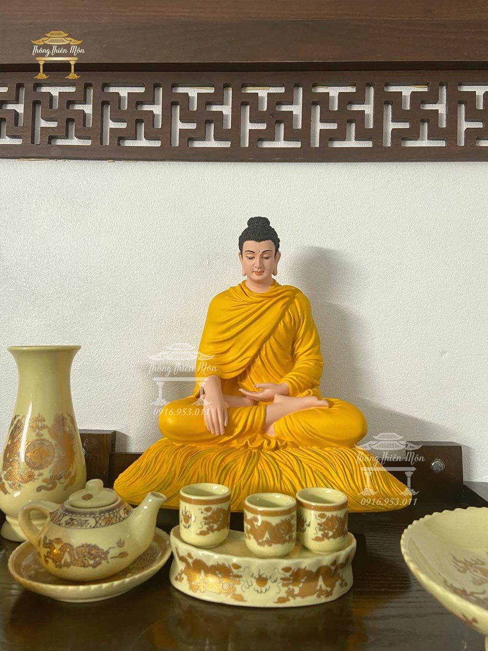 Tượng Bổn Sư Thích Ca Ấn Địa Xúc - 30cm - Màu vàng