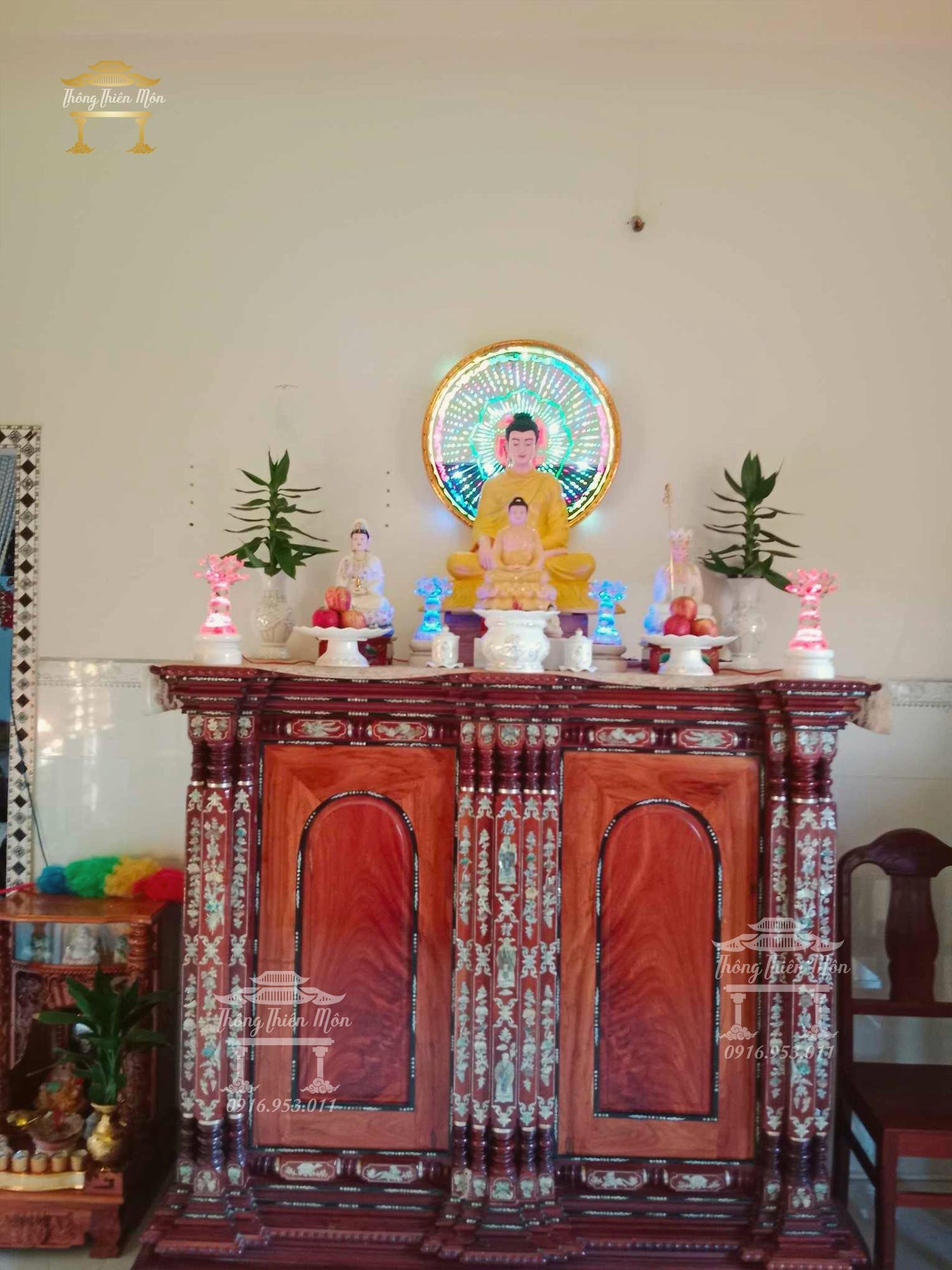 Tượng Bổn Sư Thích Ca Ấn Địa Xúc - 60cm - Màu vàng truyền thống