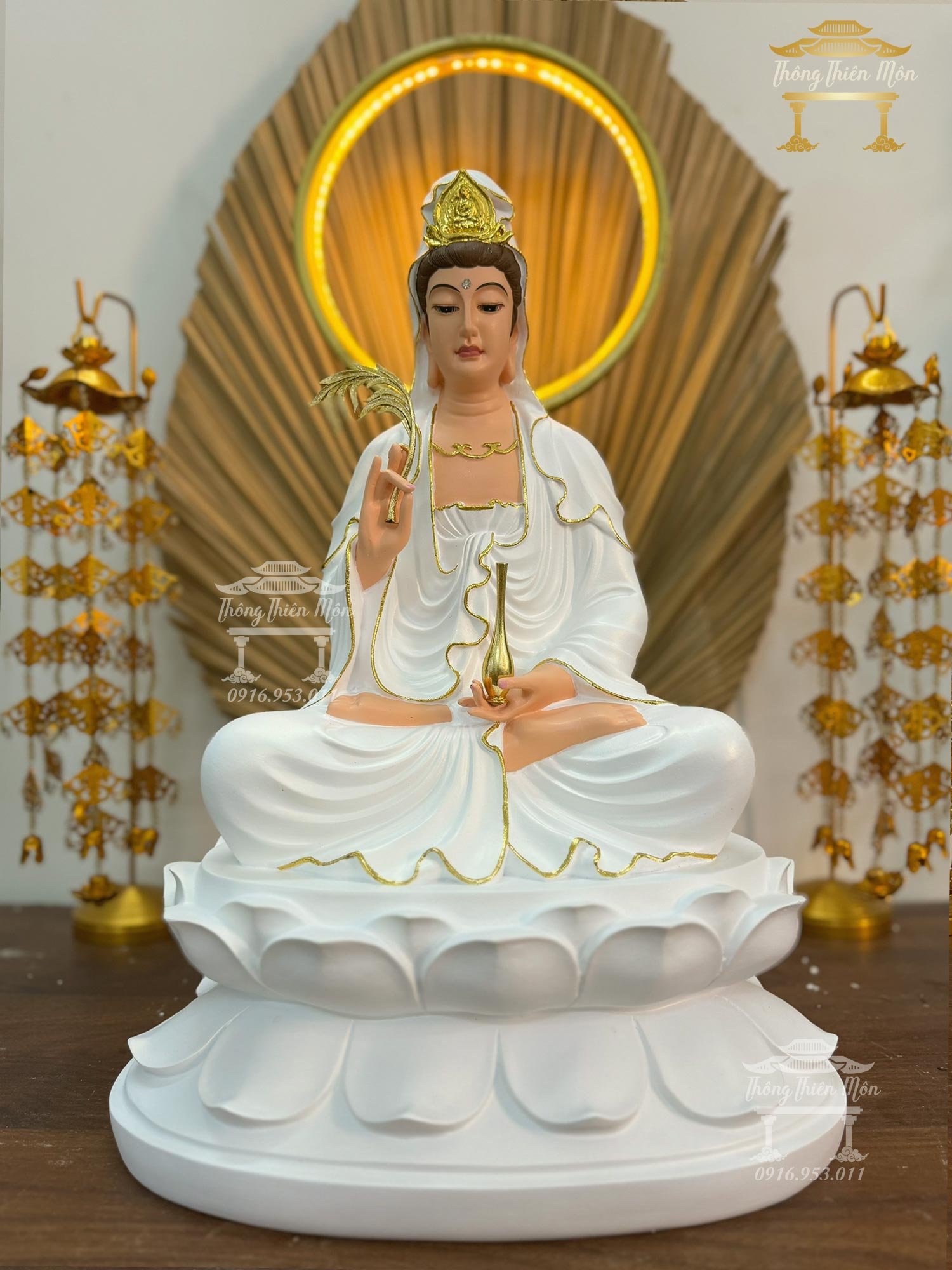 Tôn tượng Quan Thế Âm Bồ Tát - Kích thước 45cm - Sơn màu, viền vàng