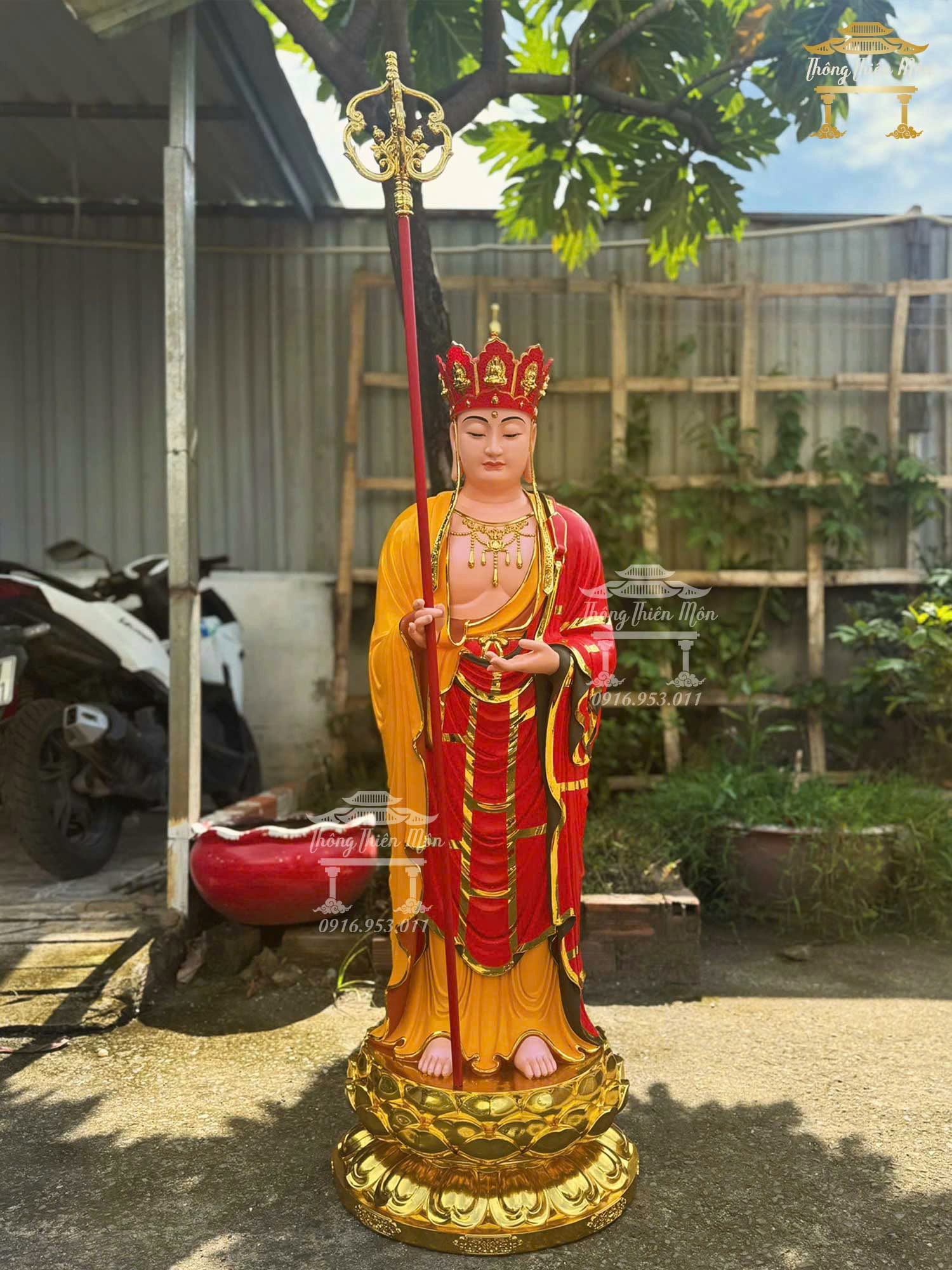 Tôn tượng Địa Tạng dáng đứng, Kích thước 120cm, Y phước điền