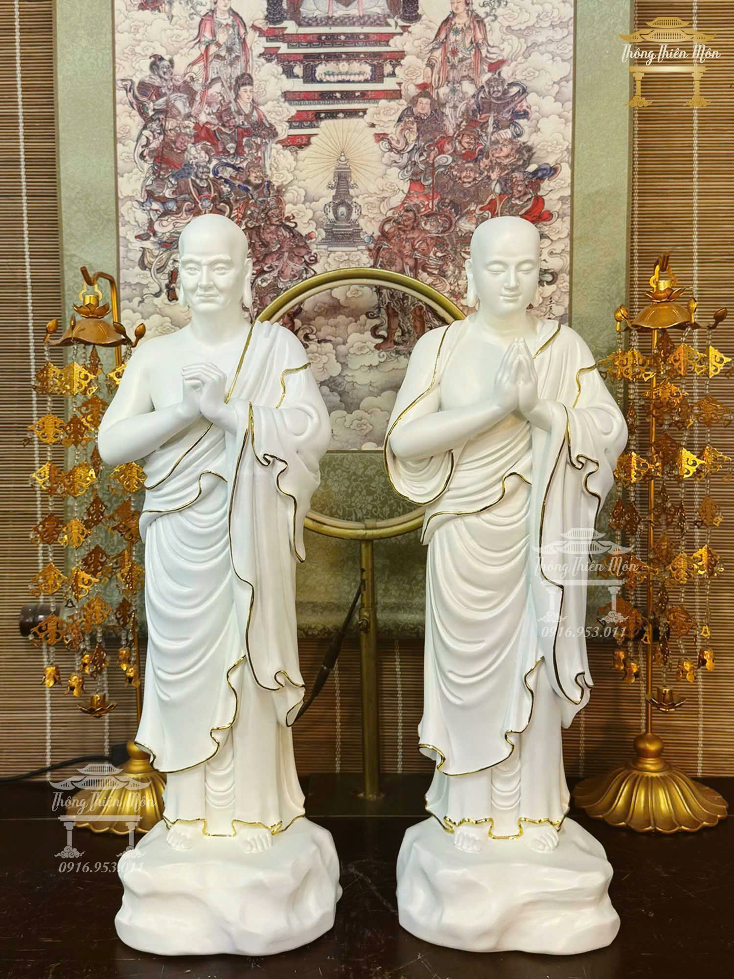 Tôn tượng A Nan Ca Diếp, Trắng viền vàng